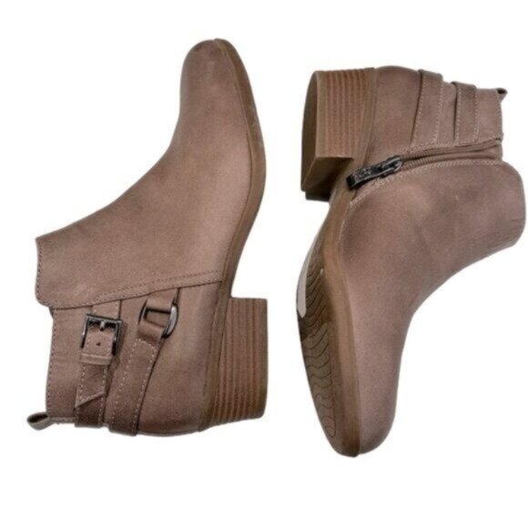 NEW Lauren Blakwell "Stacie" Taupe  Low Heel Zip Ankle Everyday Casual Boots 7.5 - Picture 4 of 11